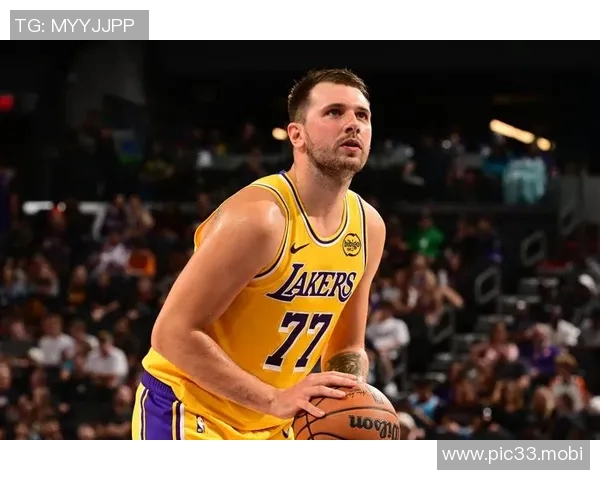 [2026年02月08日]NBA赛况速览：湖人客场险胜独行侠 东契奇全能数据成空砍